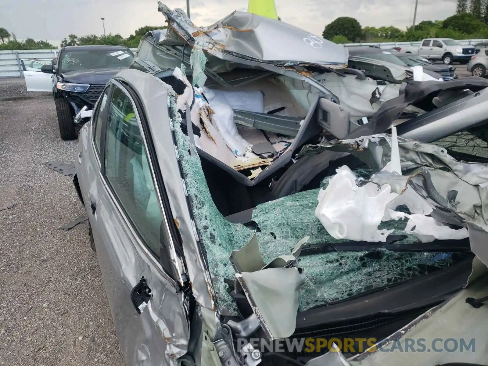 9 Photograph of a damaged car 4T1C11AK6MU428052 TOYOTA CAMRY 2021