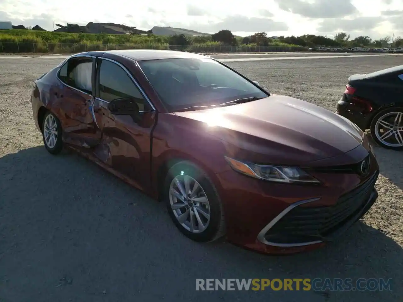 1 Photograph of a damaged car 4T1C11AK6MU437463 TOYOTA CAMRY 2021