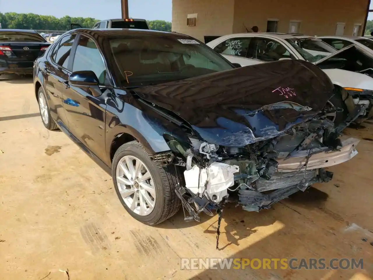 1 Photograph of a damaged car 4T1C11AK6MU439939 TOYOTA CAMRY 2021