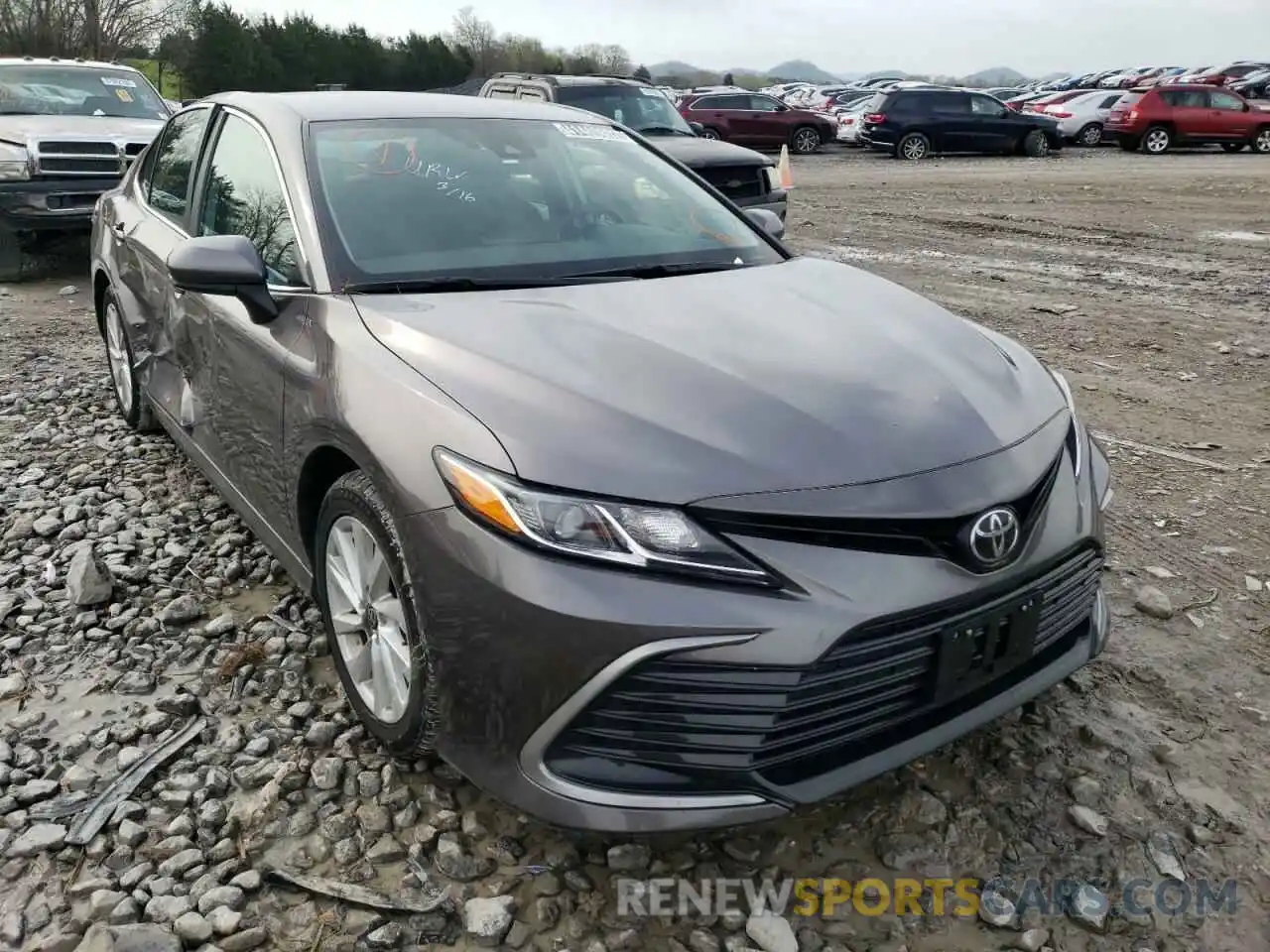 1 Photograph of a damaged car 4T1C11AK6MU454411 TOYOTA CAMRY 2021