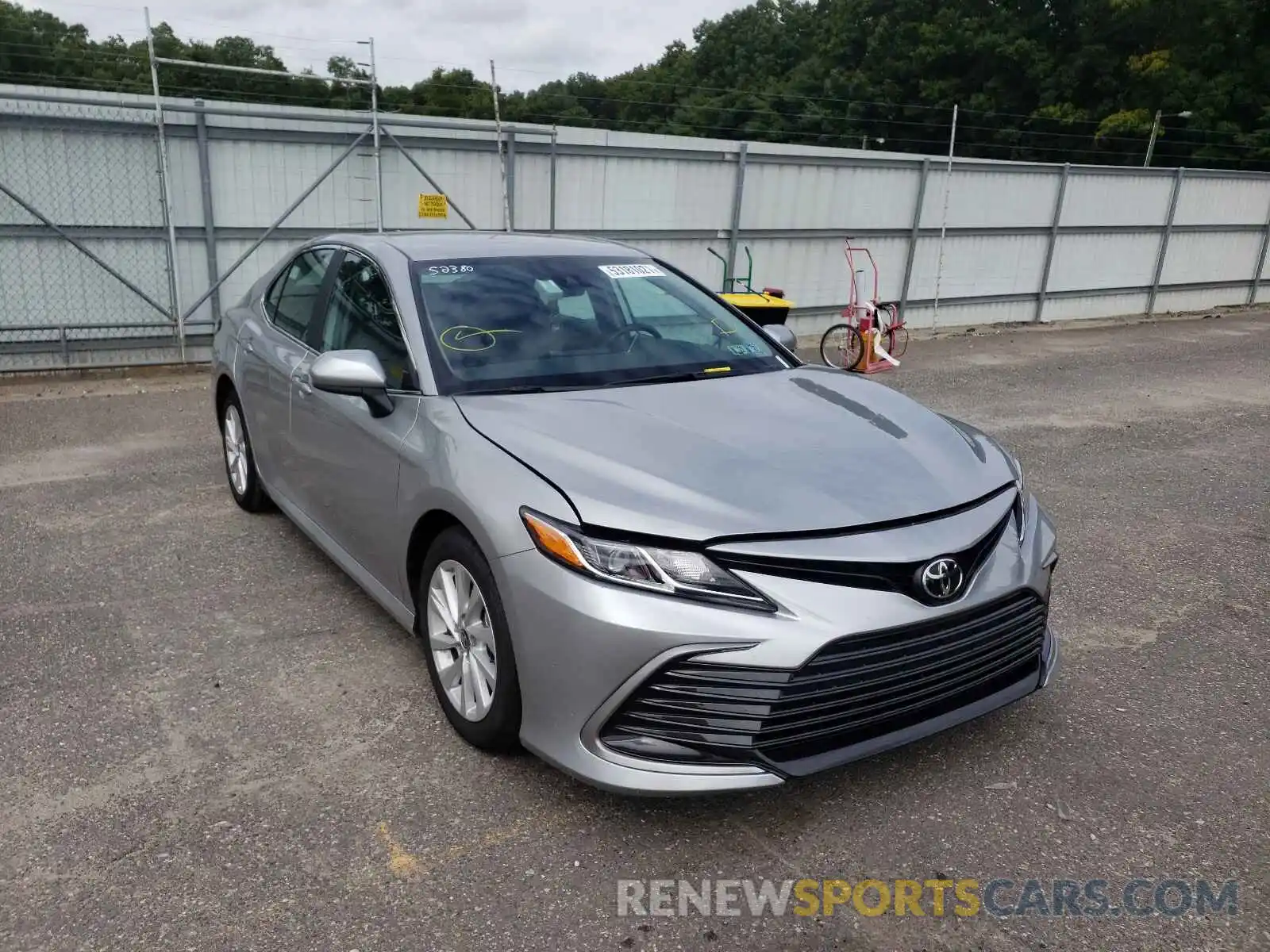 1 Photograph of a damaged car 4T1C11AK6MU455266 TOYOTA CAMRY 2021