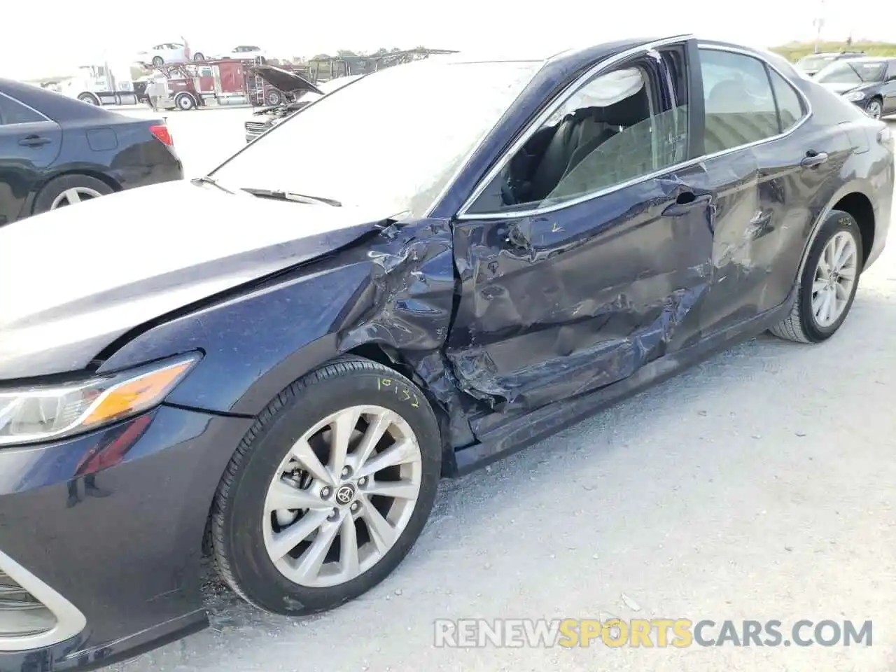 9 Photograph of a damaged car 4T1C11AK6MU487442 TOYOTA CAMRY 2021