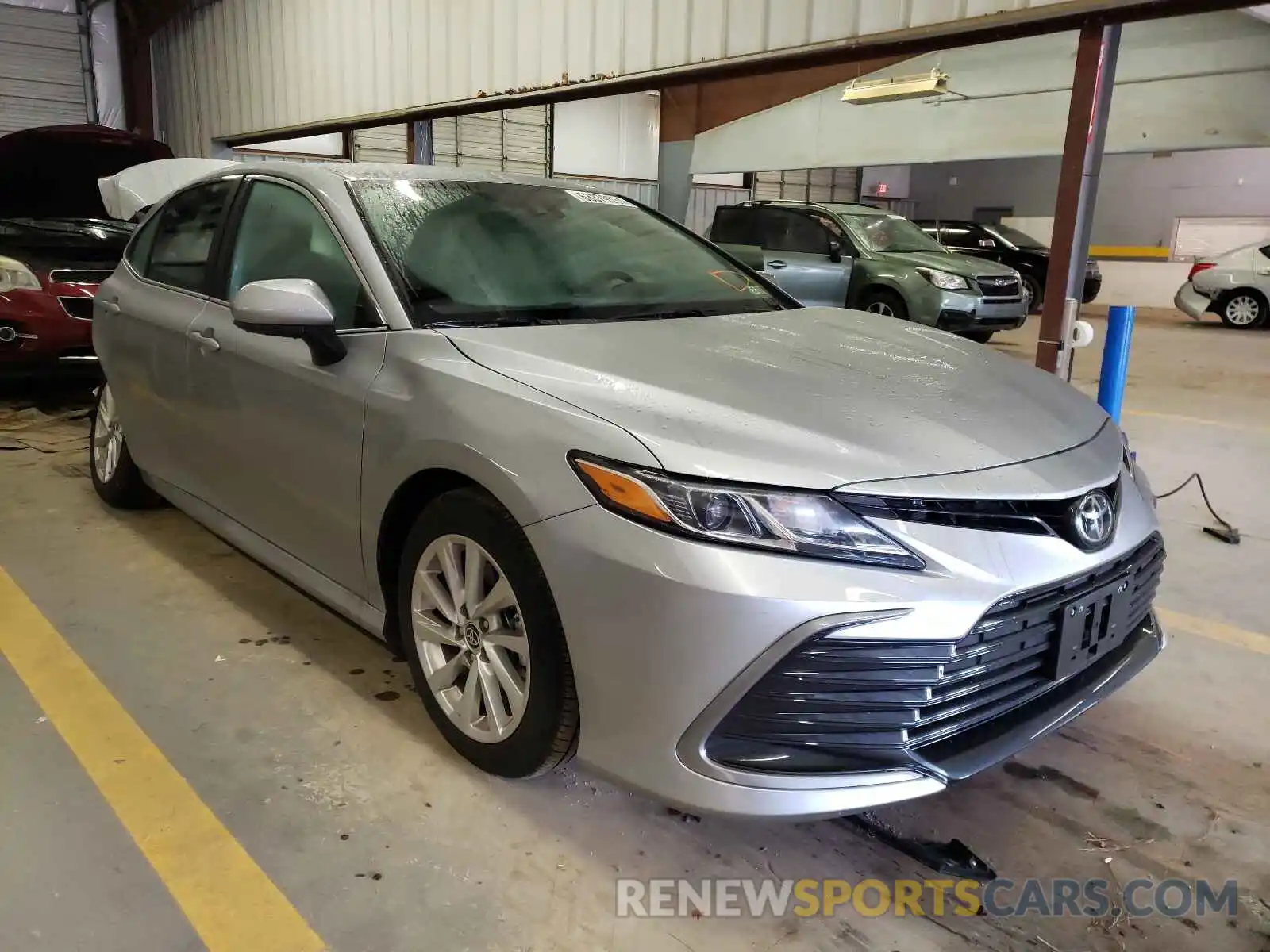 1 Photograph of a damaged car 4T1C11AK6MU557201 TOYOTA CAMRY 2021