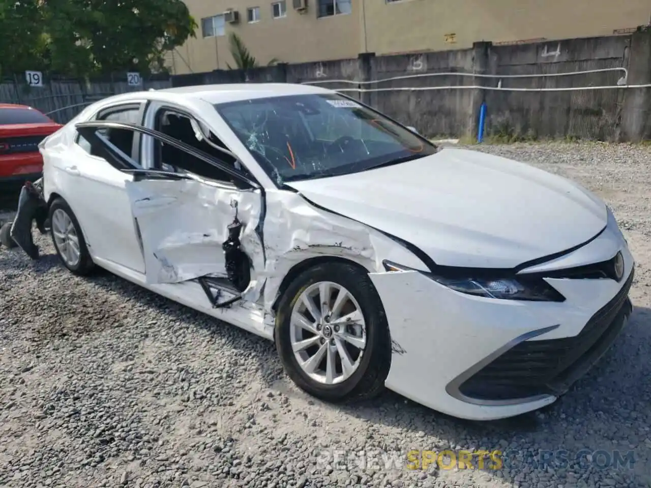 1 Photograph of a damaged car 4T1C11AK6MU574967 TOYOTA CAMRY 2021