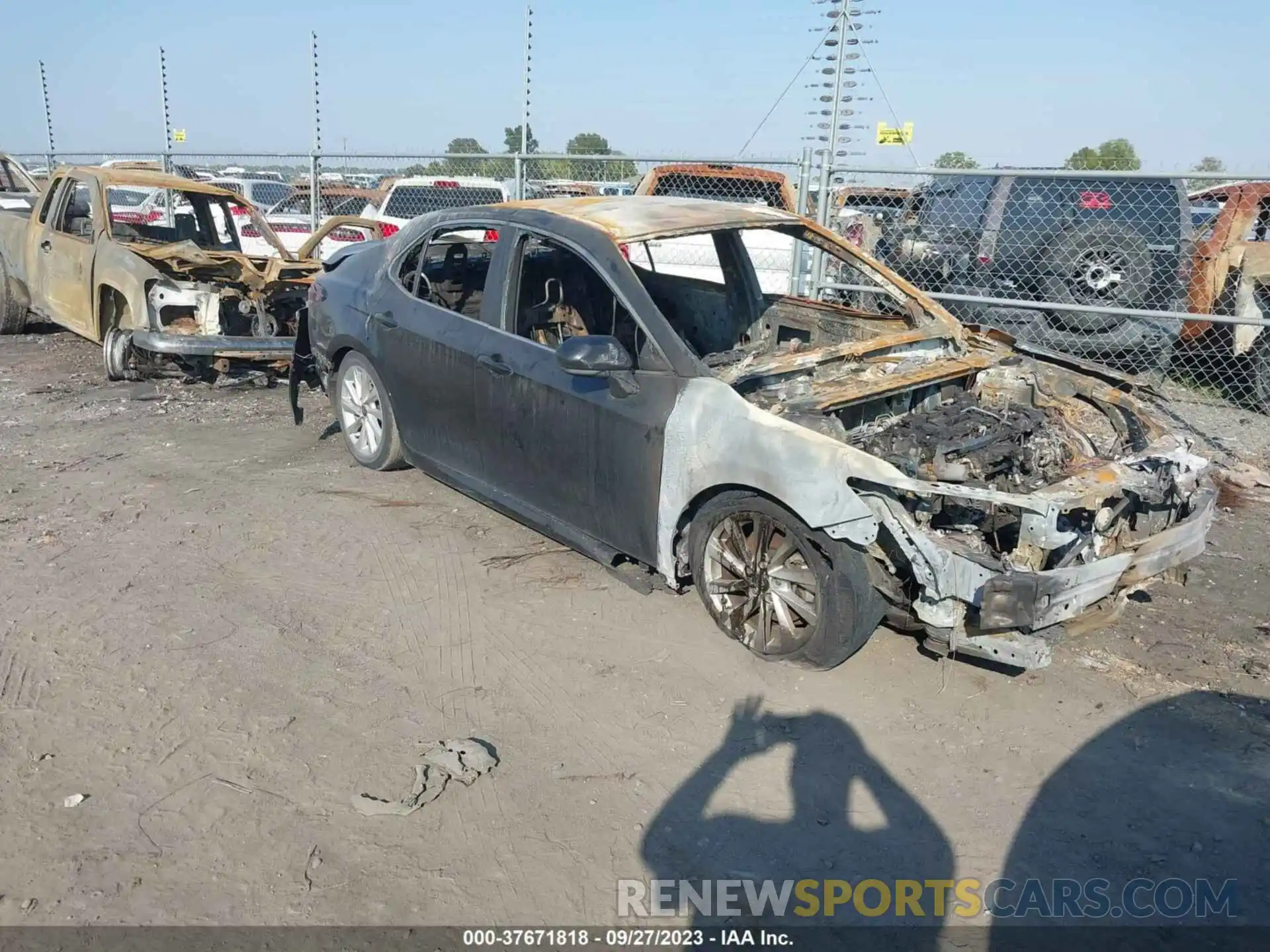 1 Photograph of a damaged car 4T1C11AK6MU578629 TOYOTA CAMRY 2021