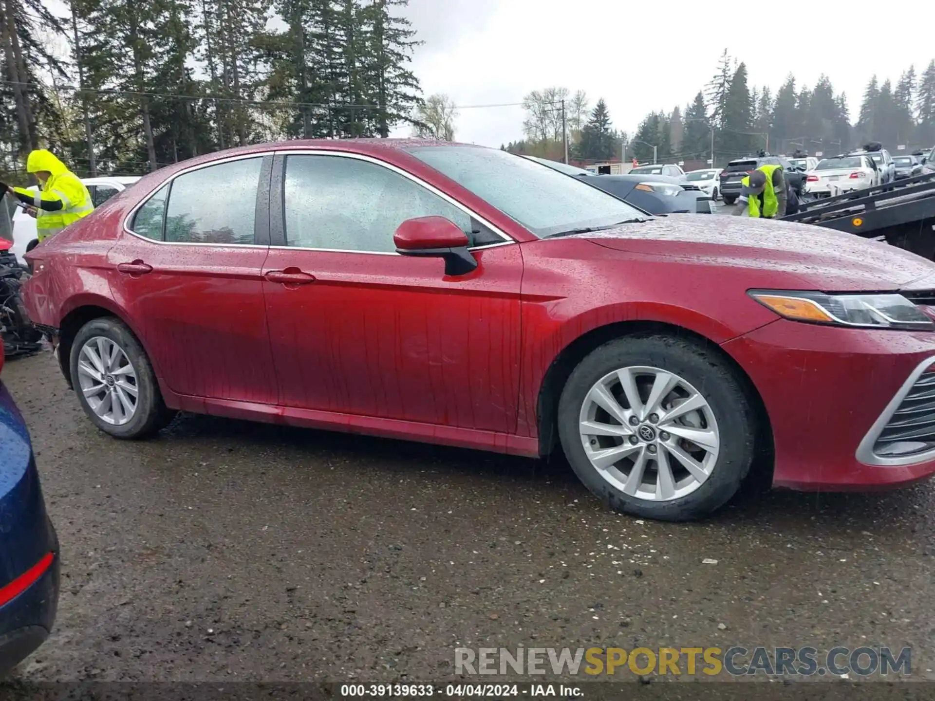 14 Photograph of a damaged car 4T1C11AK6MU580476 TOYOTA CAMRY 2021