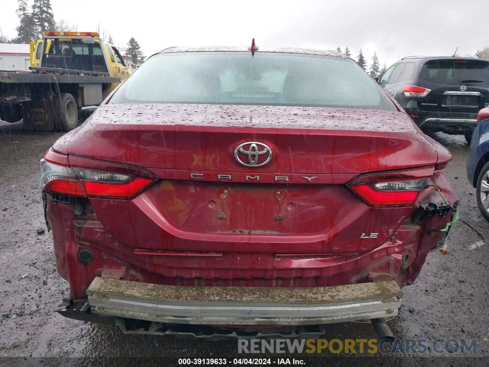 17 Photograph of a damaged car 4T1C11AK6MU580476 TOYOTA CAMRY 2021