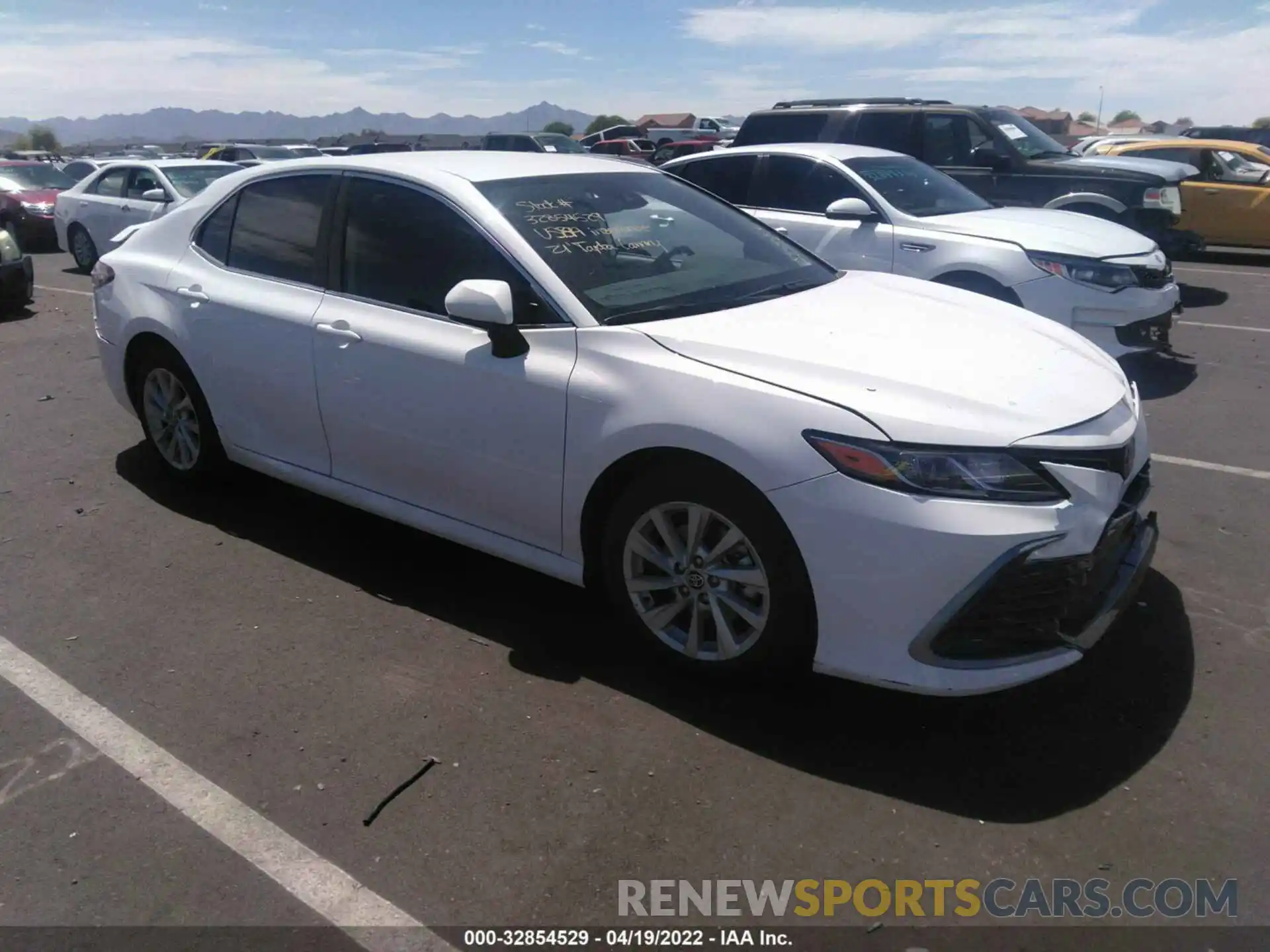 1 Photograph of a damaged car 4T1C11AK6MU600712 TOYOTA CAMRY 2021