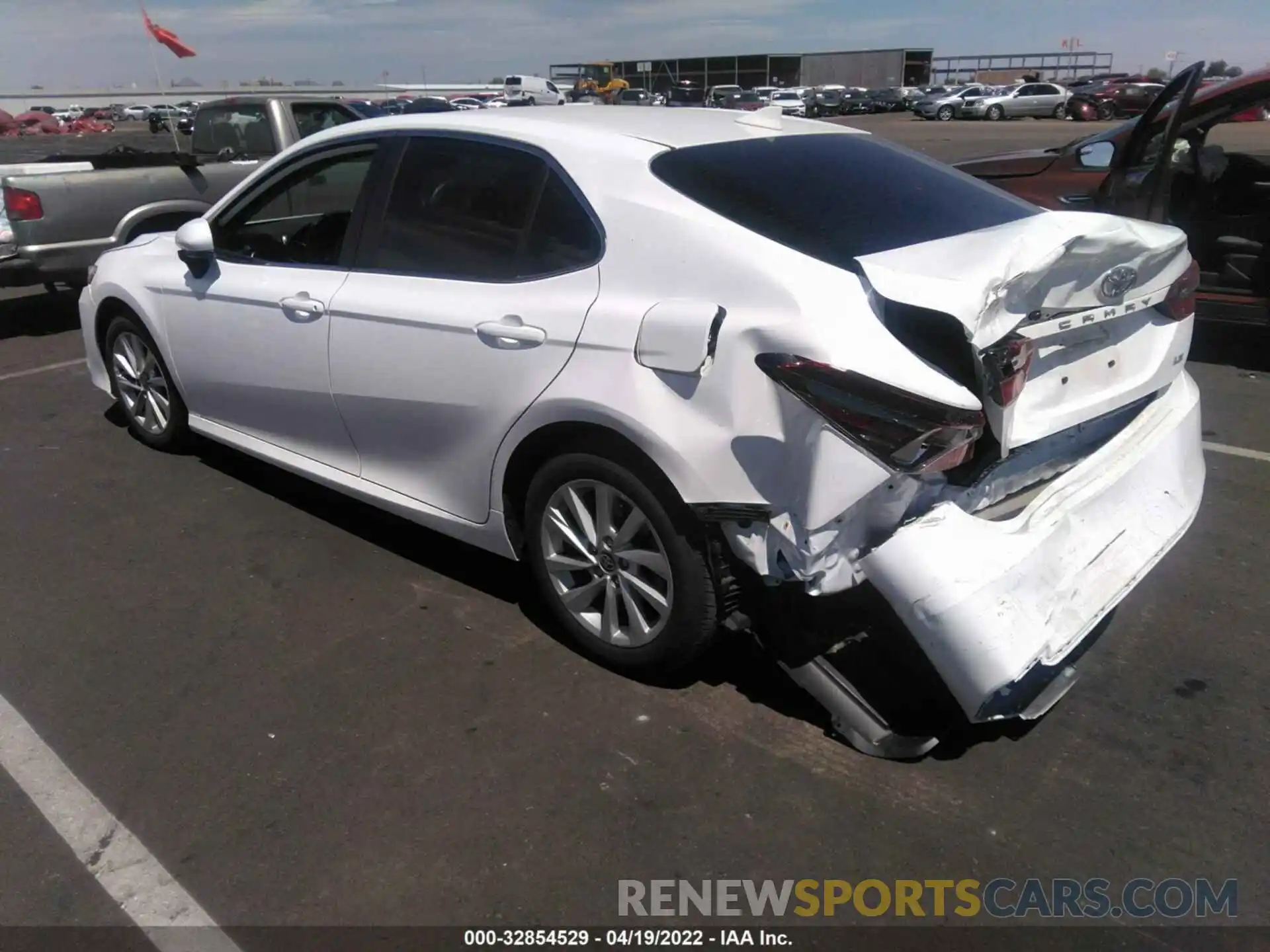 3 Photograph of a damaged car 4T1C11AK6MU600712 TOYOTA CAMRY 2021