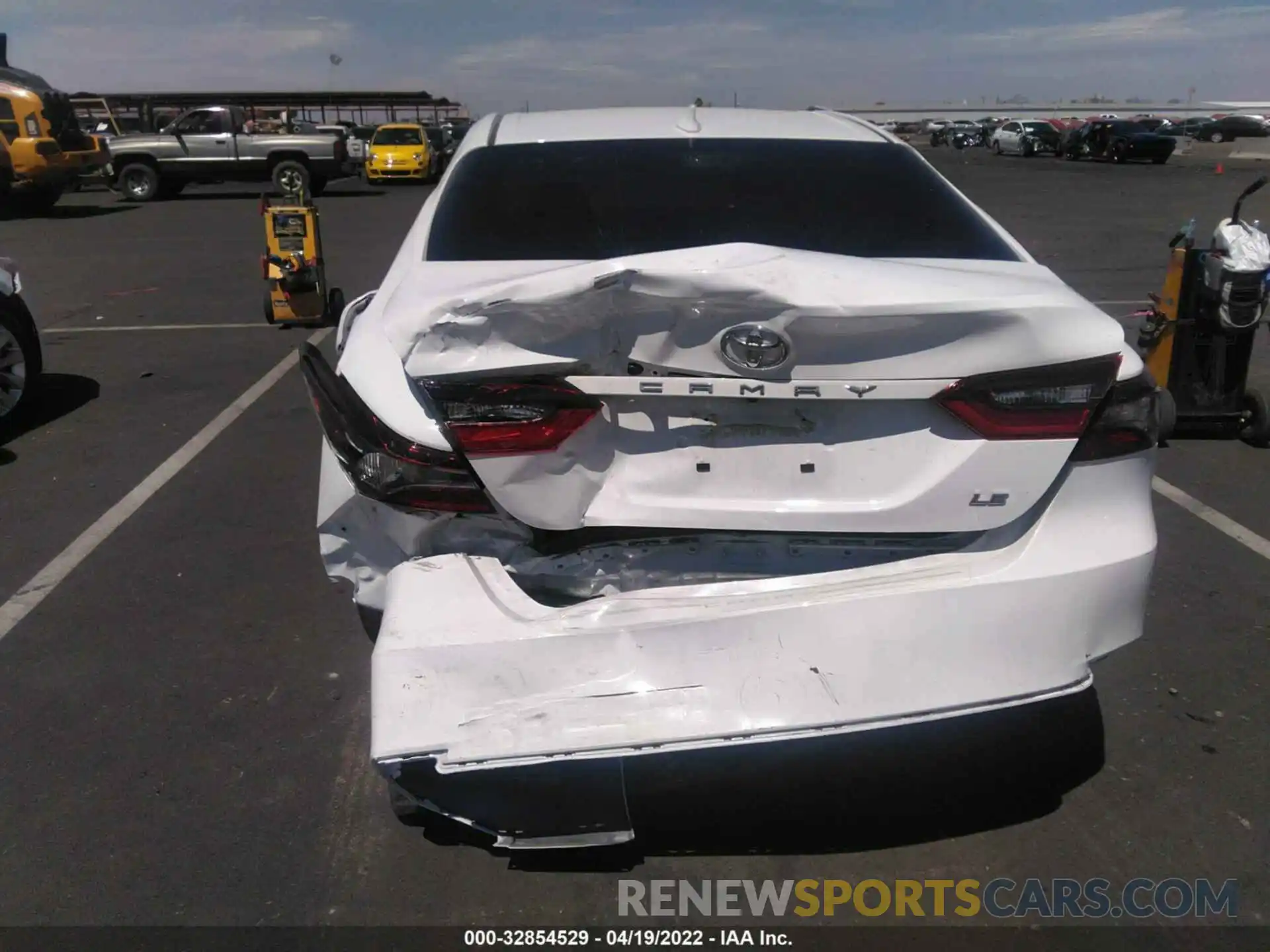 6 Photograph of a damaged car 4T1C11AK6MU600712 TOYOTA CAMRY 2021