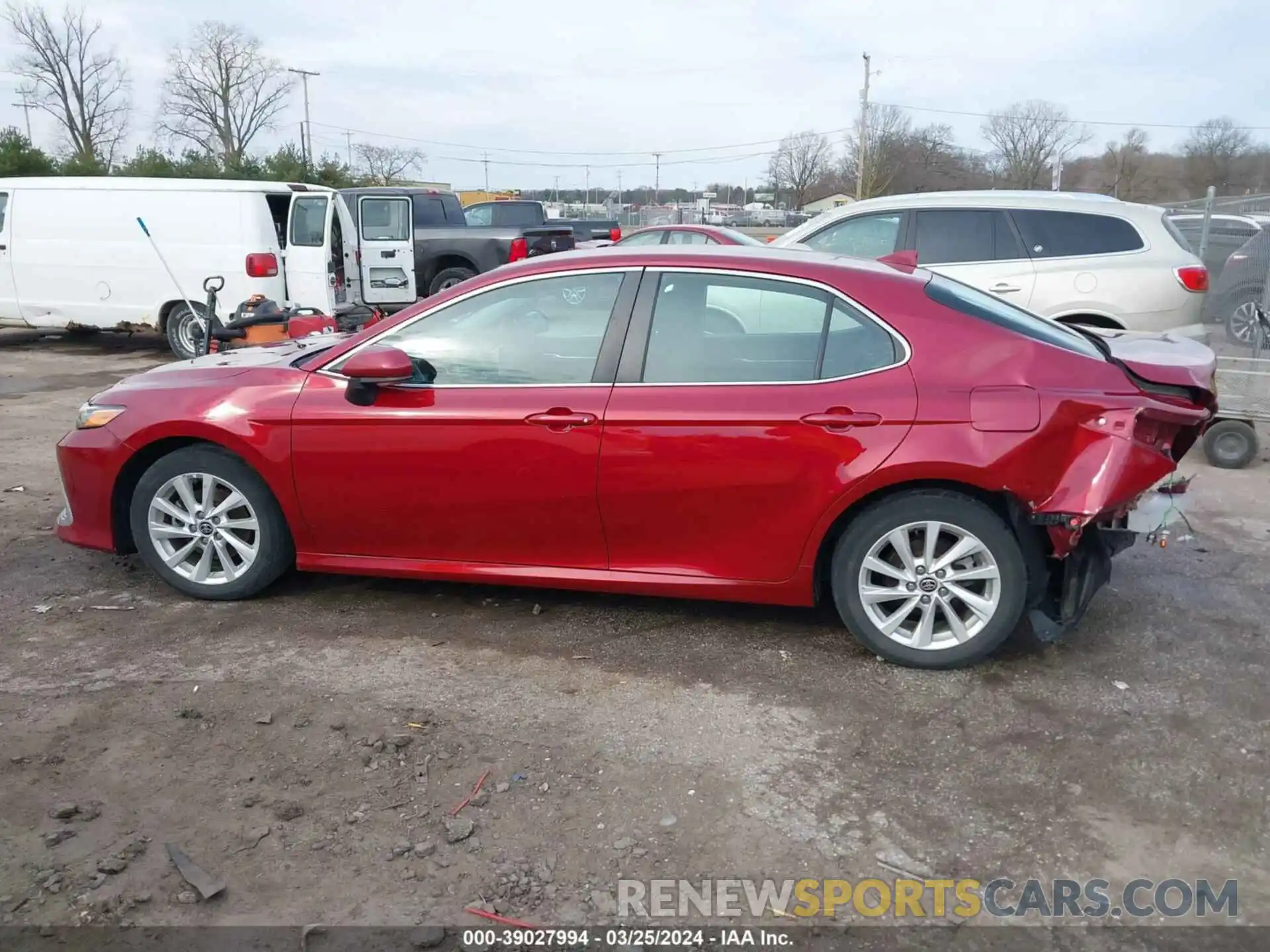 15 Photograph of a damaged car 4T1C11AK6MU607952 TOYOTA CAMRY 2021