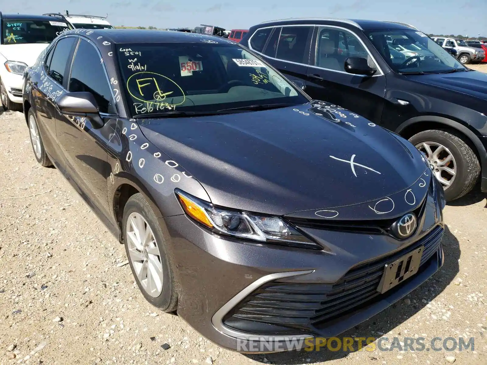 1 Photograph of a damaged car 4T1C11AK7MU404357 TOYOTA CAMRY 2021