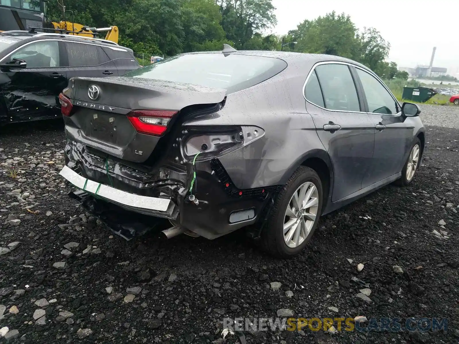 4 Photograph of a damaged car 4T1C11AK7MU411180 TOYOTA CAMRY 2021