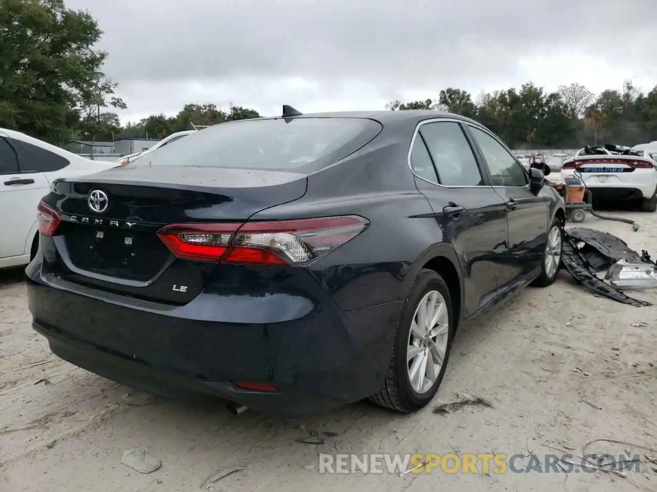 4 Photograph of a damaged car 4T1C11AK7MU413480 TOYOTA CAMRY 2021