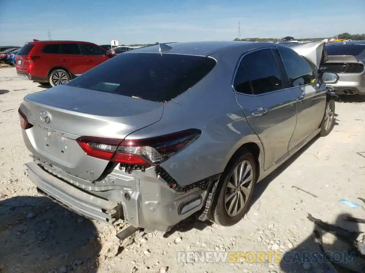 4 Photograph of a damaged car 4T1C11AK7MU433521 TOYOTA CAMRY 2021