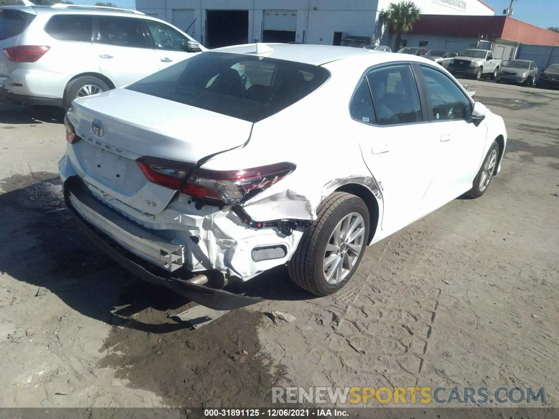 4 Photograph of a damaged car 4T1C11AK7MU440131 TOYOTA CAMRY 2021