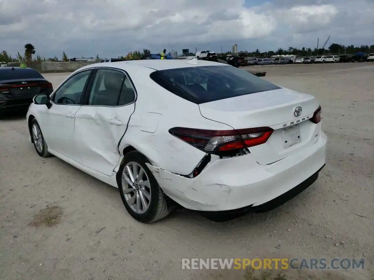 3 Photograph of a damaged car 4T1C11AK7MU526703 TOYOTA CAMRY 2021