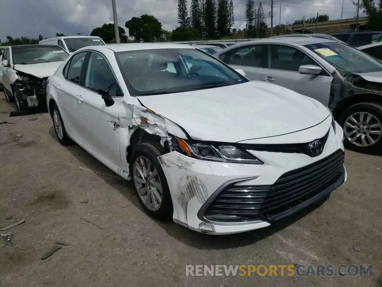 1 Photograph of a damaged car 4T1C11AK7MU563198 TOYOTA CAMRY 2021