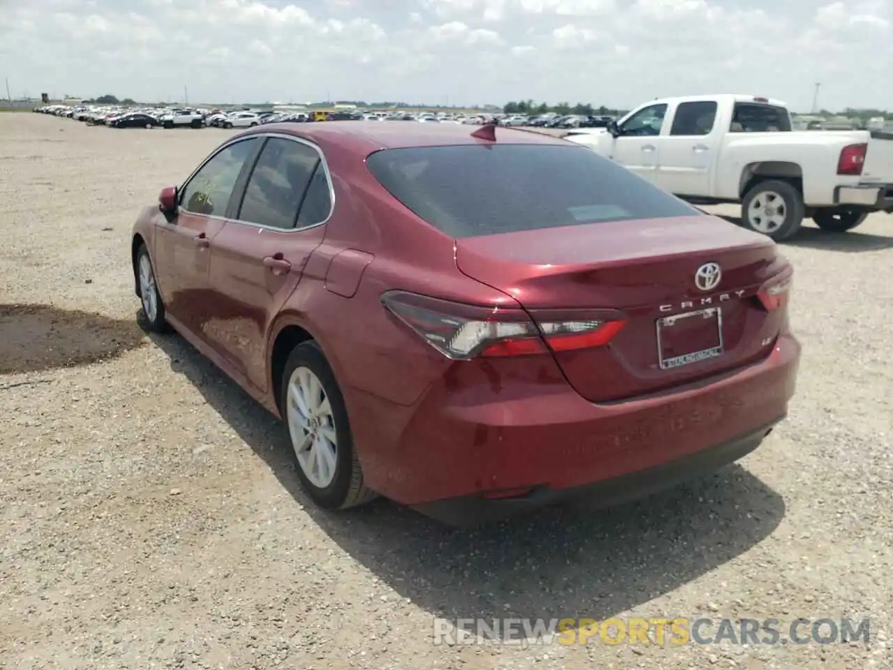 3 Photograph of a damaged car 4T1C11AK7MU570443 TOYOTA CAMRY 2021