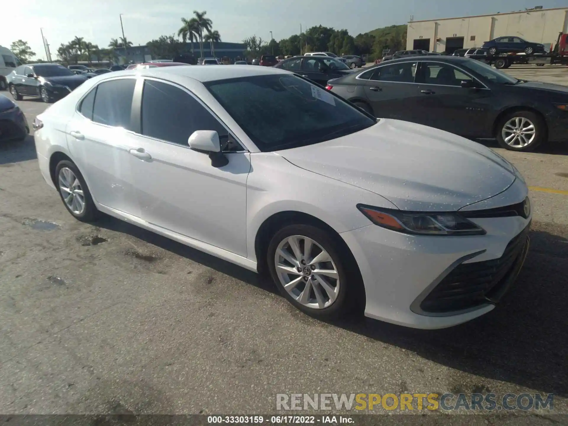 1 Photograph of a damaged car 4T1C11AK7MU570913 TOYOTA CAMRY 2021