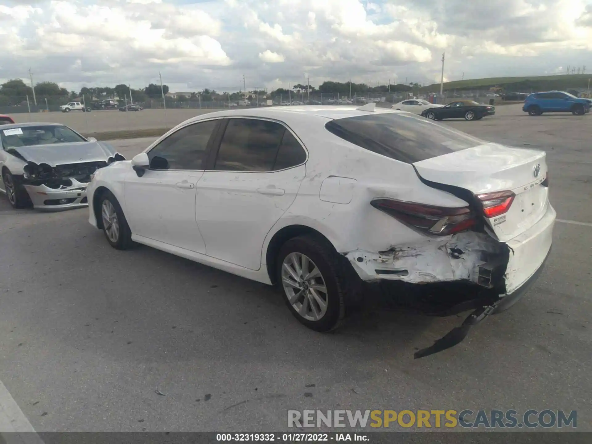 3 Photograph of a damaged car 4T1C11AK7MU581250 TOYOTA CAMRY 2021