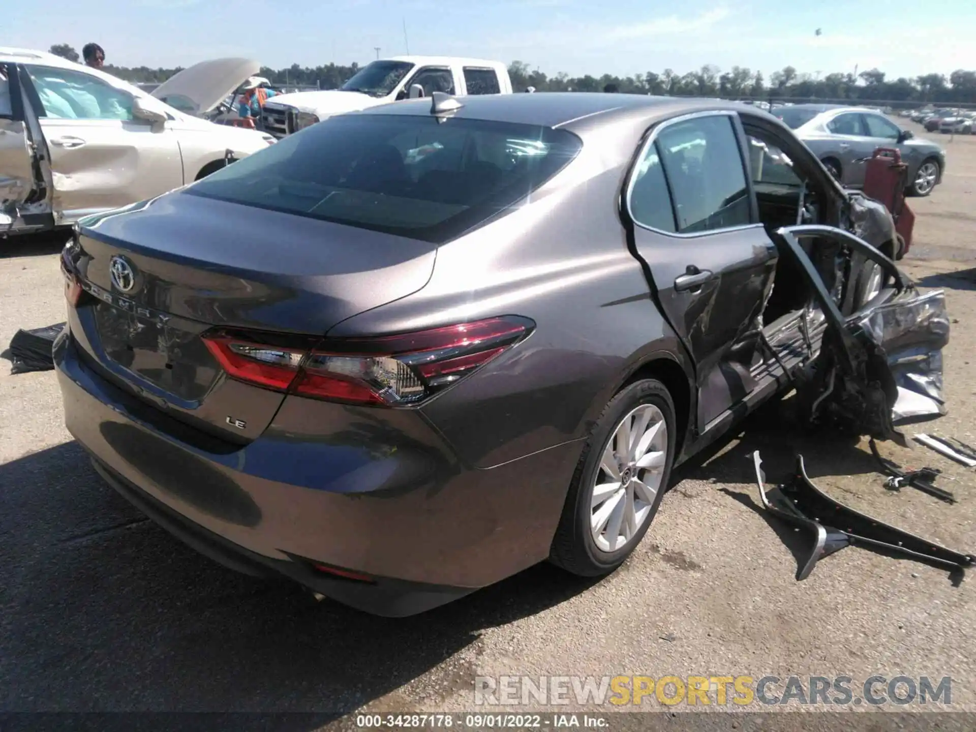 4 Photograph of a damaged car 4T1C11AK7MU588196 TOYOTA CAMRY 2021