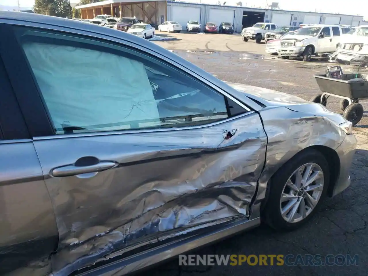 9 Photograph of a damaged car 4T1C11AK7MU601982 TOYOTA CAMRY 2021