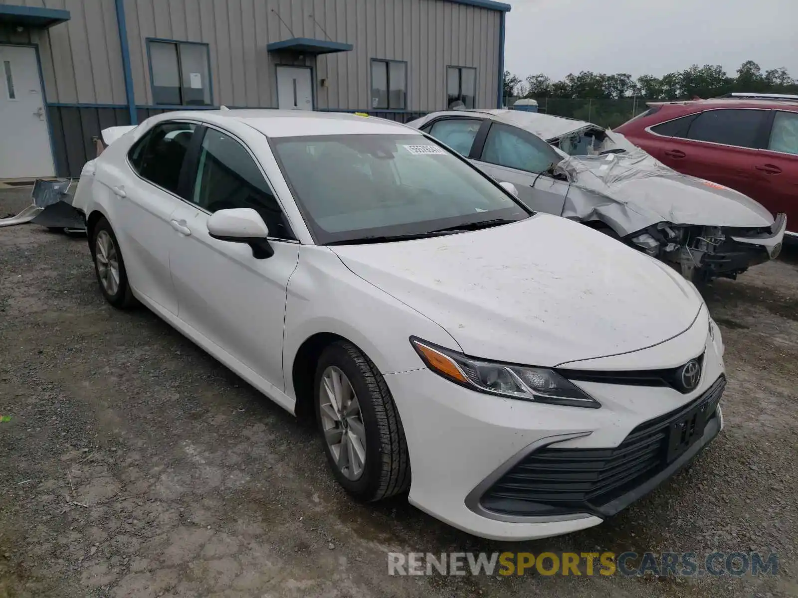 1 Photograph of a damaged car 4T1C11AK8MU433933 TOYOTA CAMRY 2021