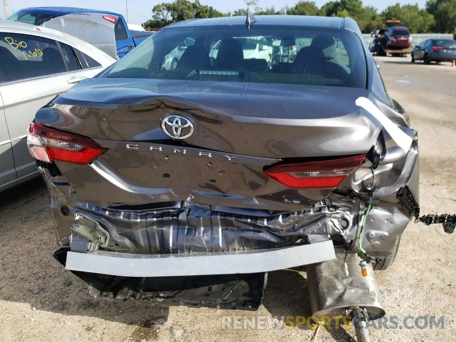 9 Photograph of a damaged car 4T1C11AK8MU552534 TOYOTA CAMRY 2021