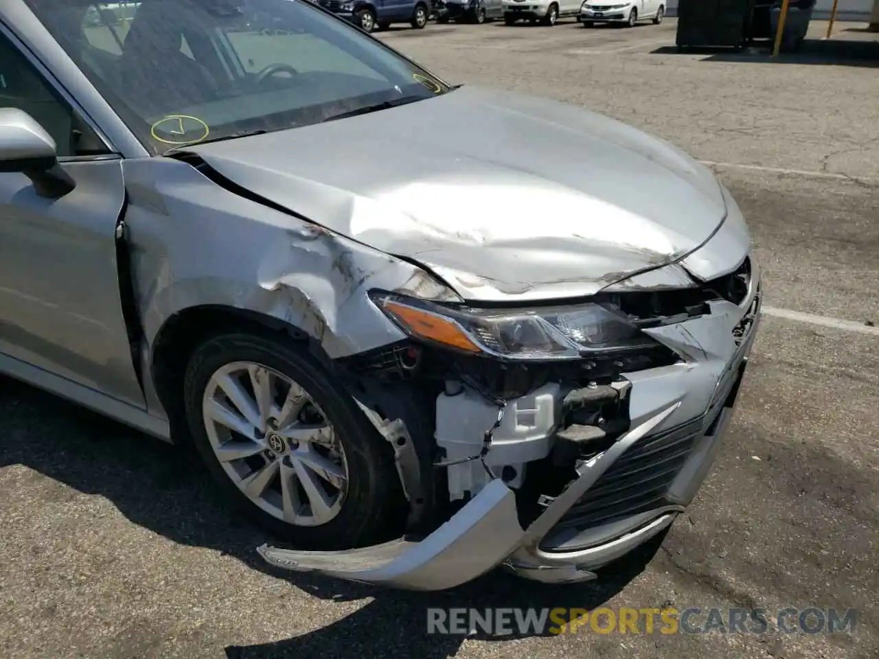 9 Photograph of a damaged car 4T1C11AK8MU562884 TOYOTA CAMRY 2021