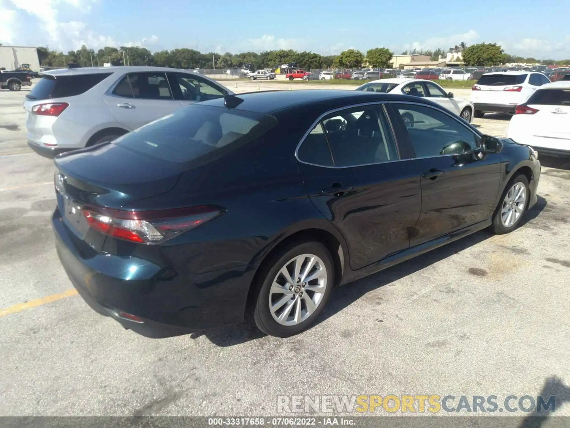 4 Photograph of a damaged car 4T1C11AK9MU529036 TOYOTA CAMRY 2021