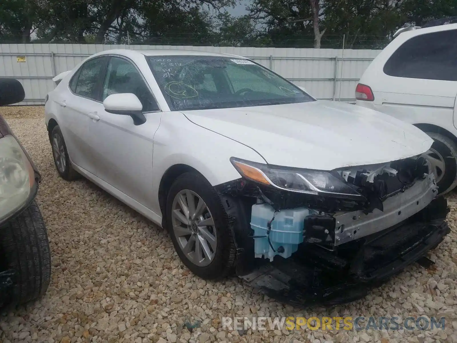 1 Photograph of a damaged car 4T1C11AK9MU581685 TOYOTA CAMRY 2021