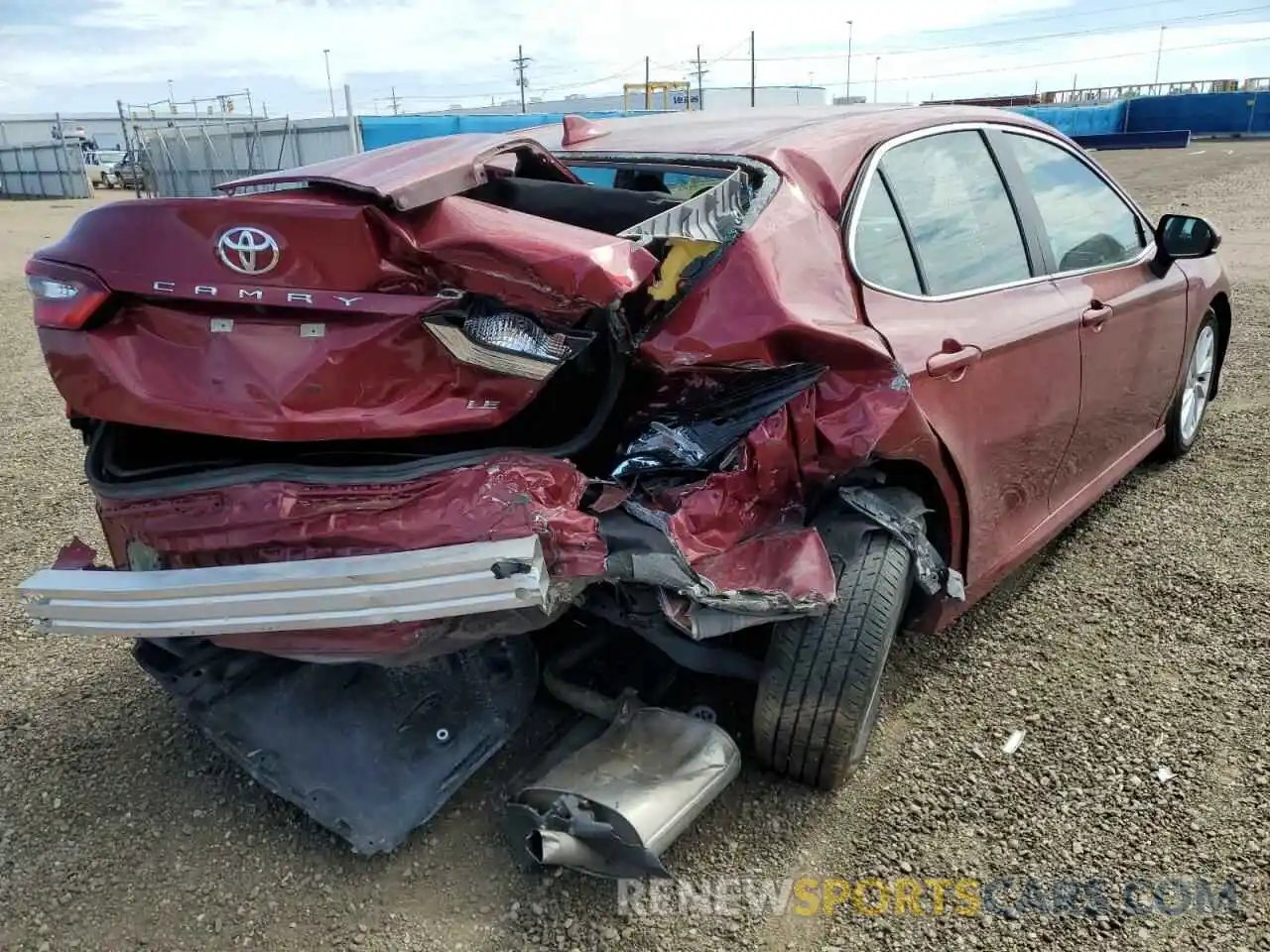 4 Photograph of a damaged car 4T1C11AK9MU585025 TOYOTA CAMRY 2021