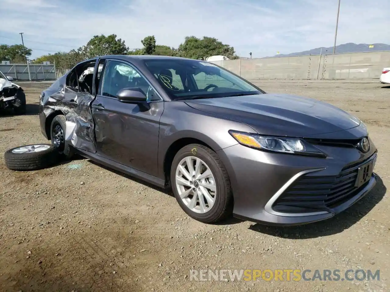 1 Photograph of a damaged car 4T1C11AK9MU617178 TOYOTA CAMRY 2021