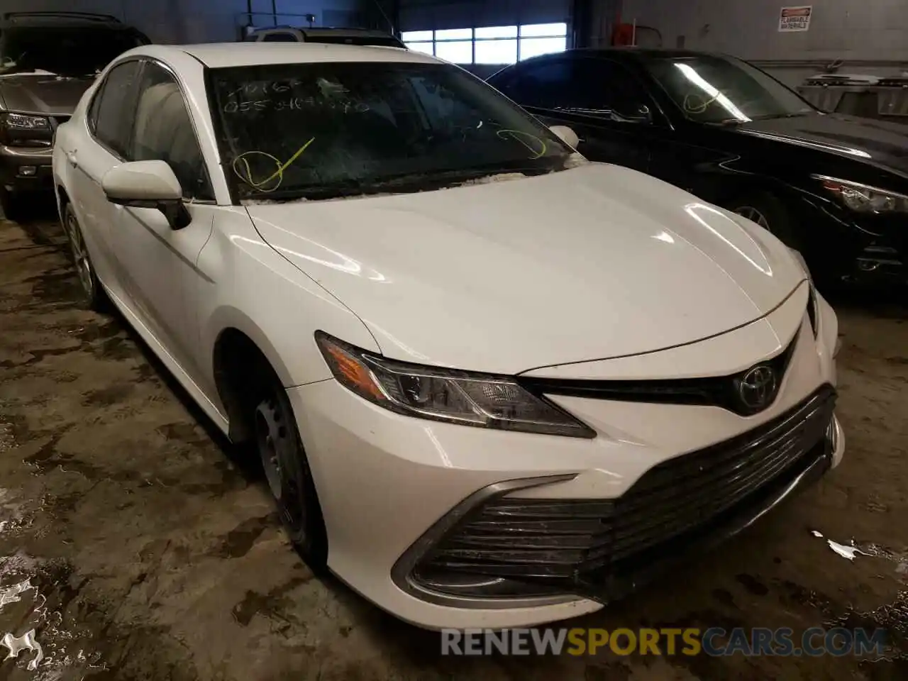 1 Photograph of a damaged car 4T1C11AKXMU420388 TOYOTA CAMRY 2021