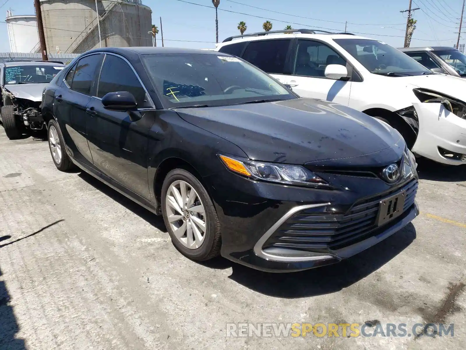 1 Photograph of a damaged car 4T1C11AKXMU449373 TOYOTA CAMRY 2021