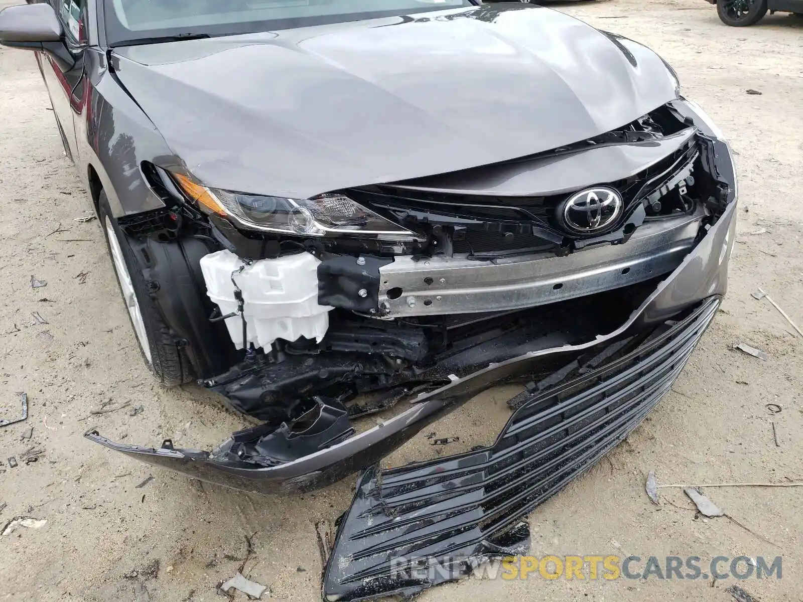 9 Photograph of a damaged car 4T1C11AKXMU517624 TOYOTA CAMRY 2021