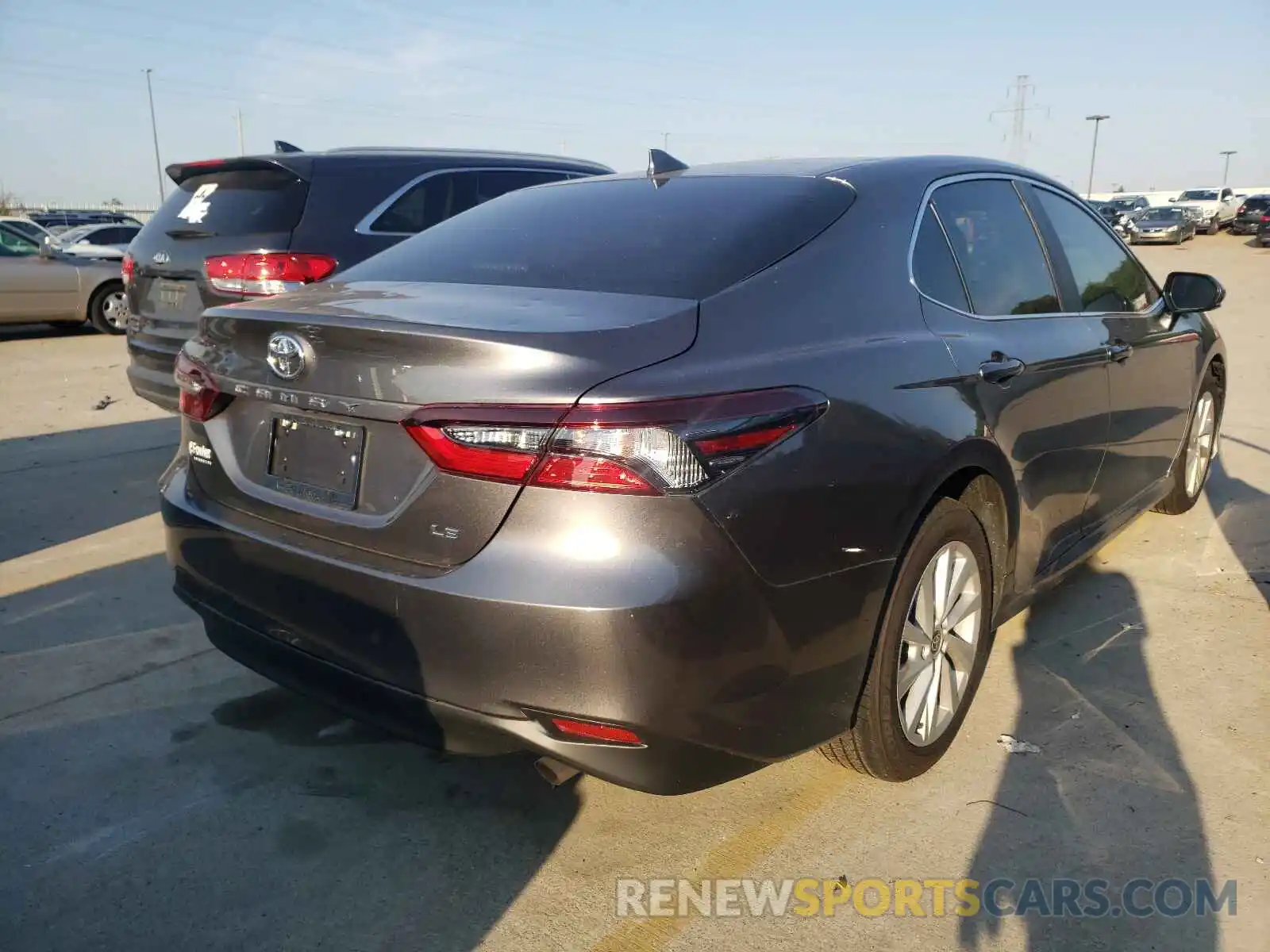 4 Photograph of a damaged car 4T1C11AKXMU518076 TOYOTA CAMRY 2021