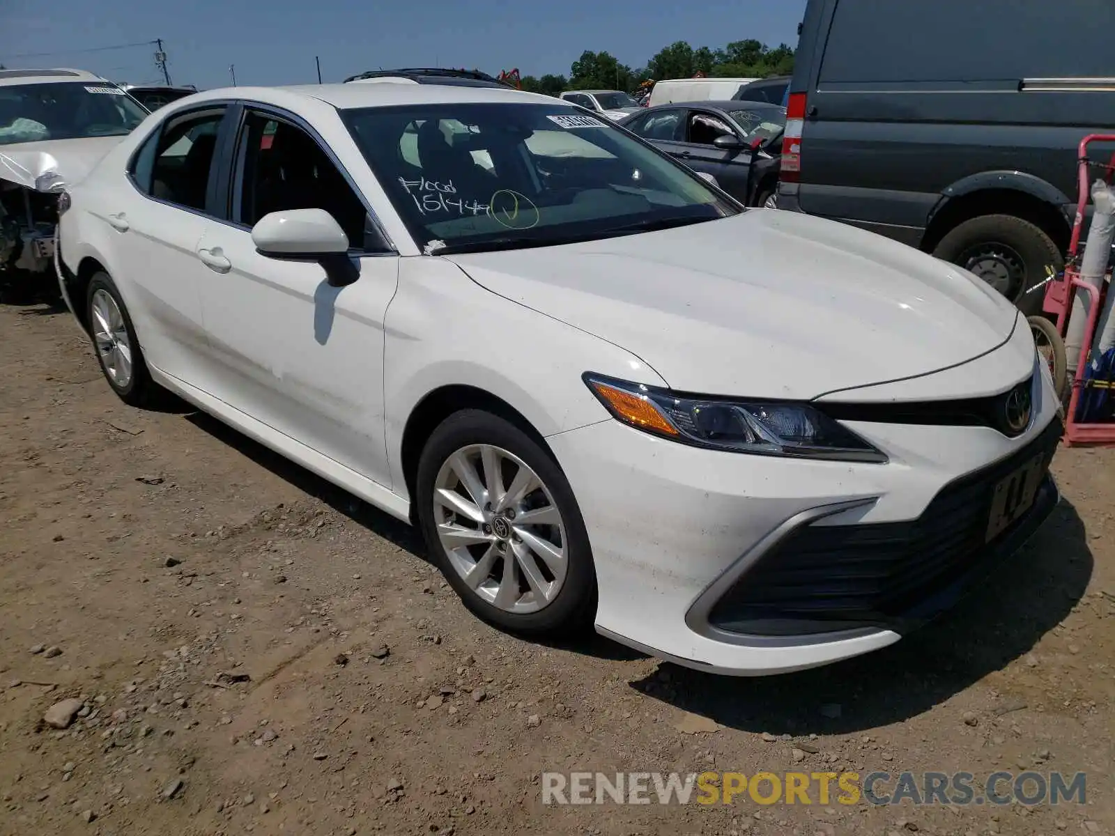 1 Photograph of a damaged car 4T1C11AKXMU522256 TOYOTA CAMRY 2021