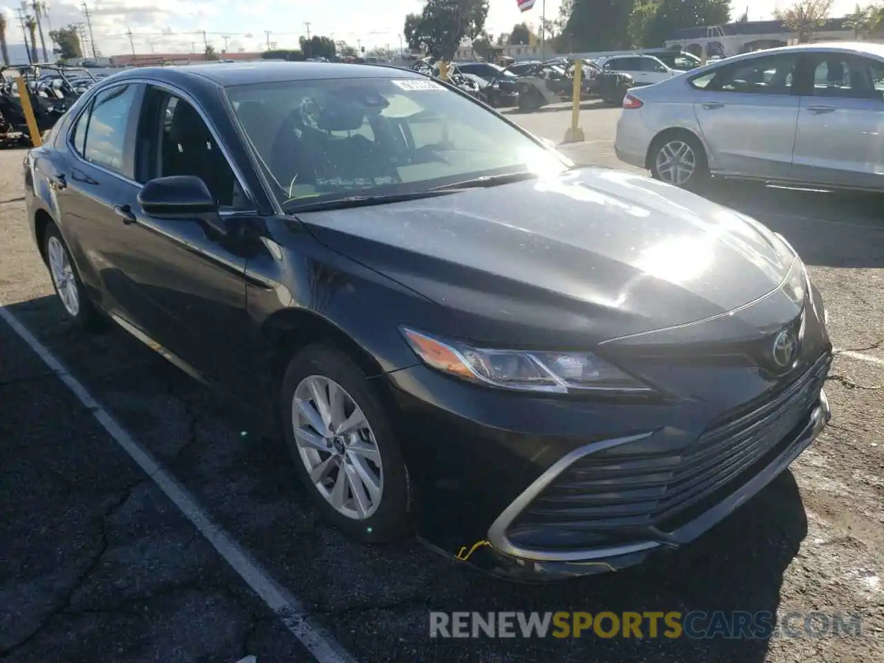 1 Photograph of a damaged car 4T1C11AKXMU541826 TOYOTA CAMRY 2021