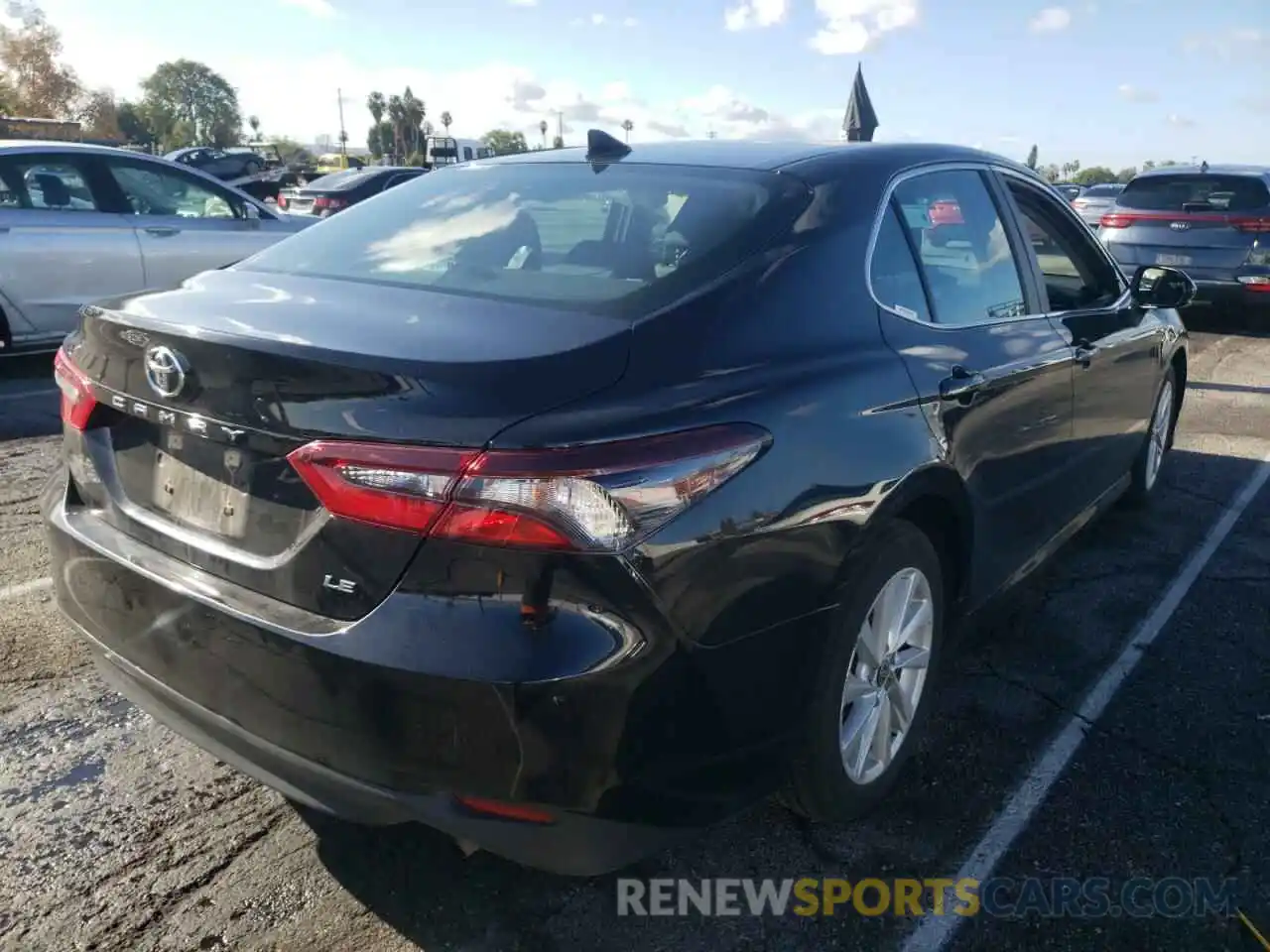 4 Photograph of a damaged car 4T1C11AKXMU541826 TOYOTA CAMRY 2021