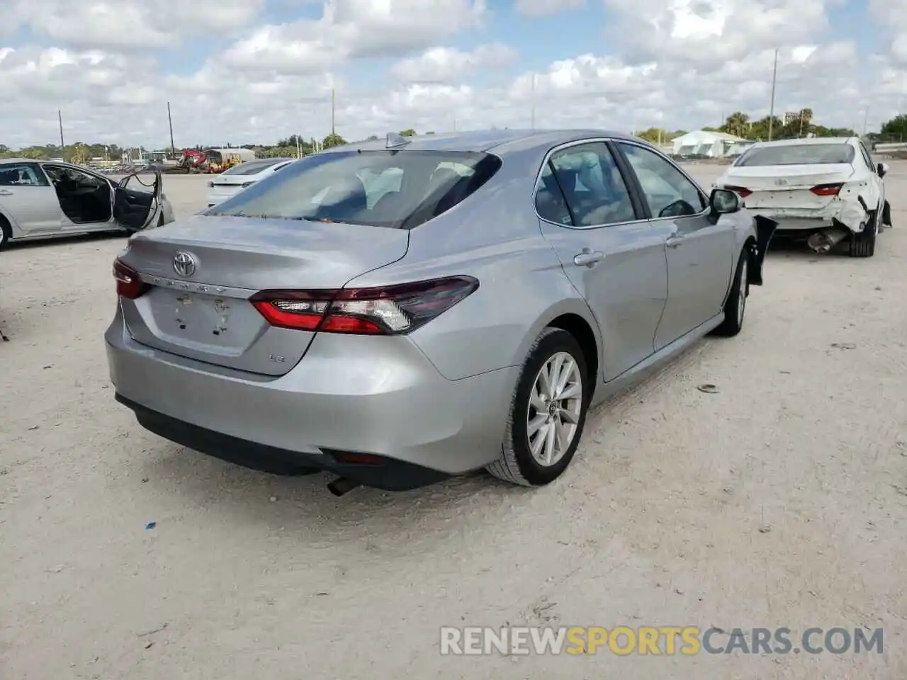 4 Photograph of a damaged car 4T1C11AKXMU576835 TOYOTA CAMRY 2021