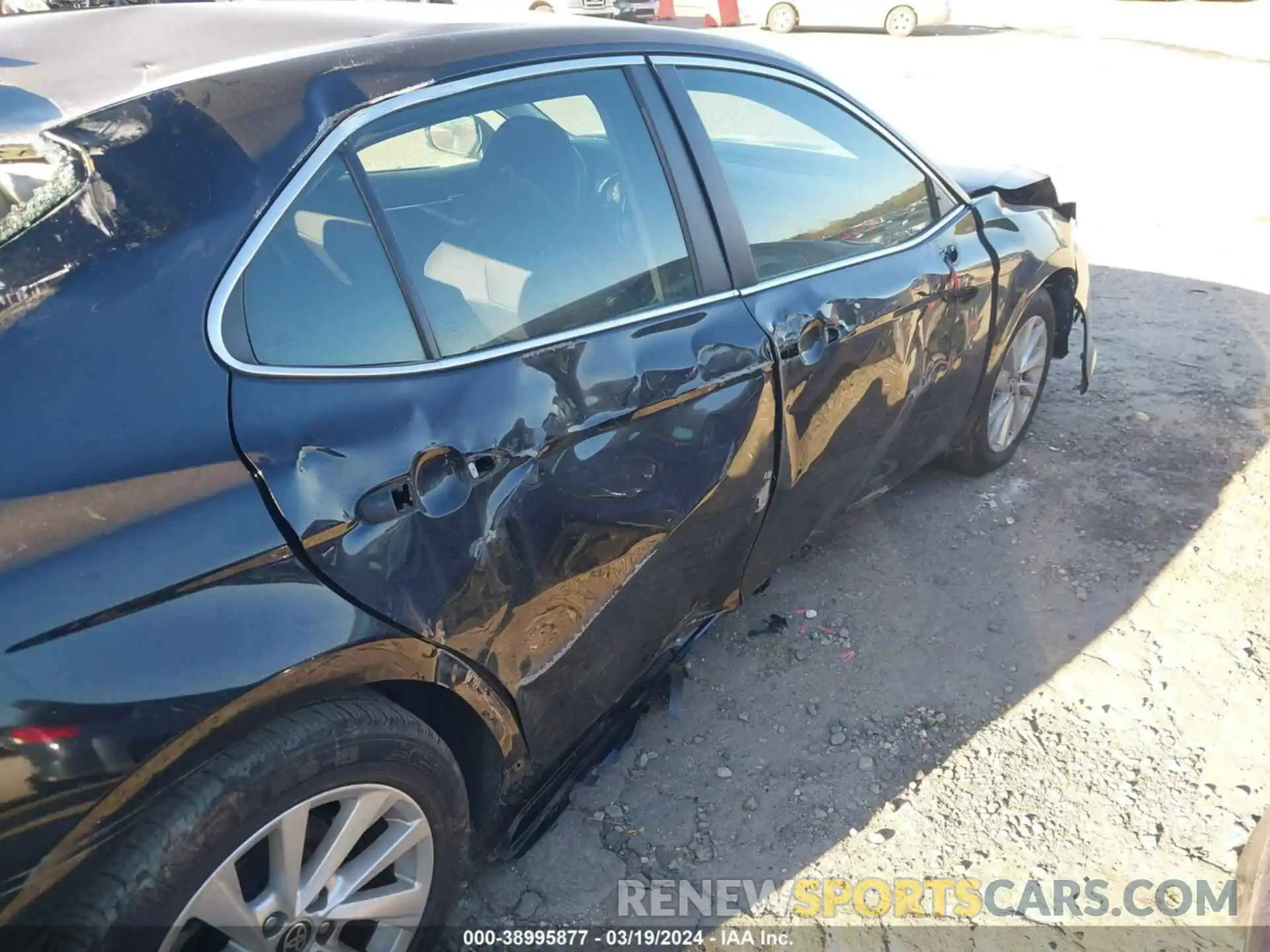 17 Photograph of a damaged car 4T1C11AKXMU583994 TOYOTA CAMRY 2021