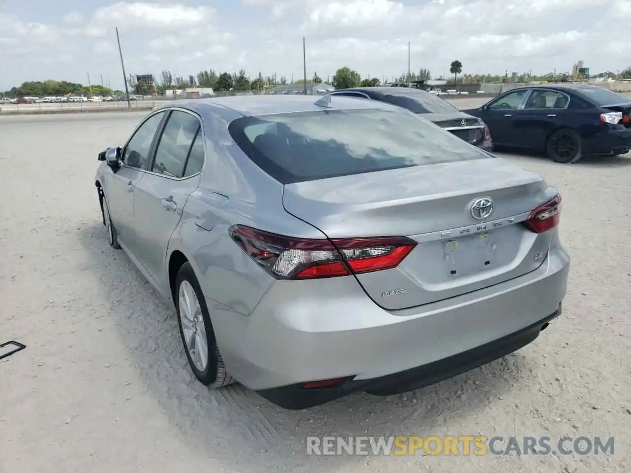 3 Photograph of a damaged car 4T1C11AKXMU595580 TOYOTA CAMRY 2021