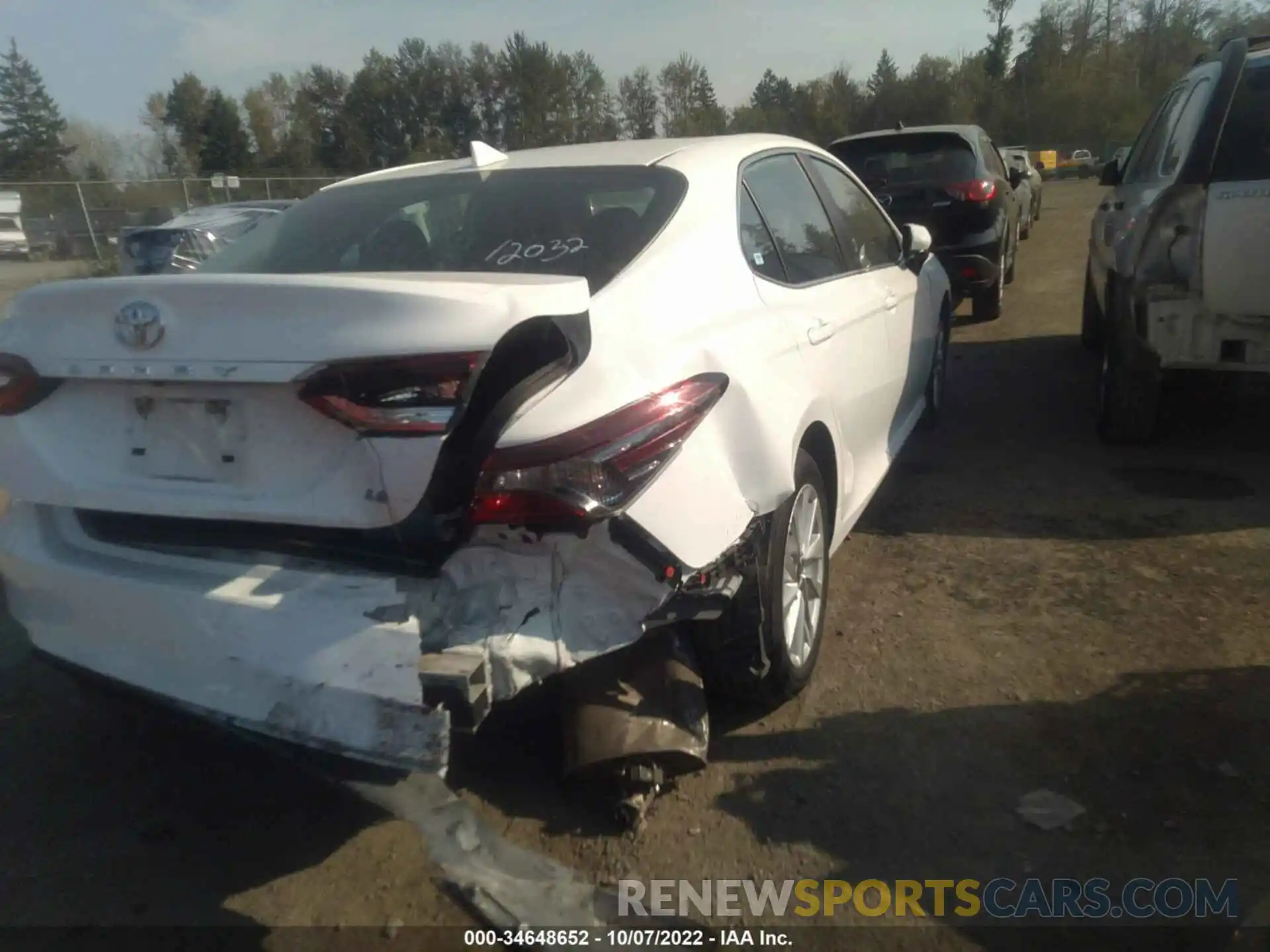 4 Photograph of a damaged car 4T1C11AKXMU601250 TOYOTA CAMRY 2021