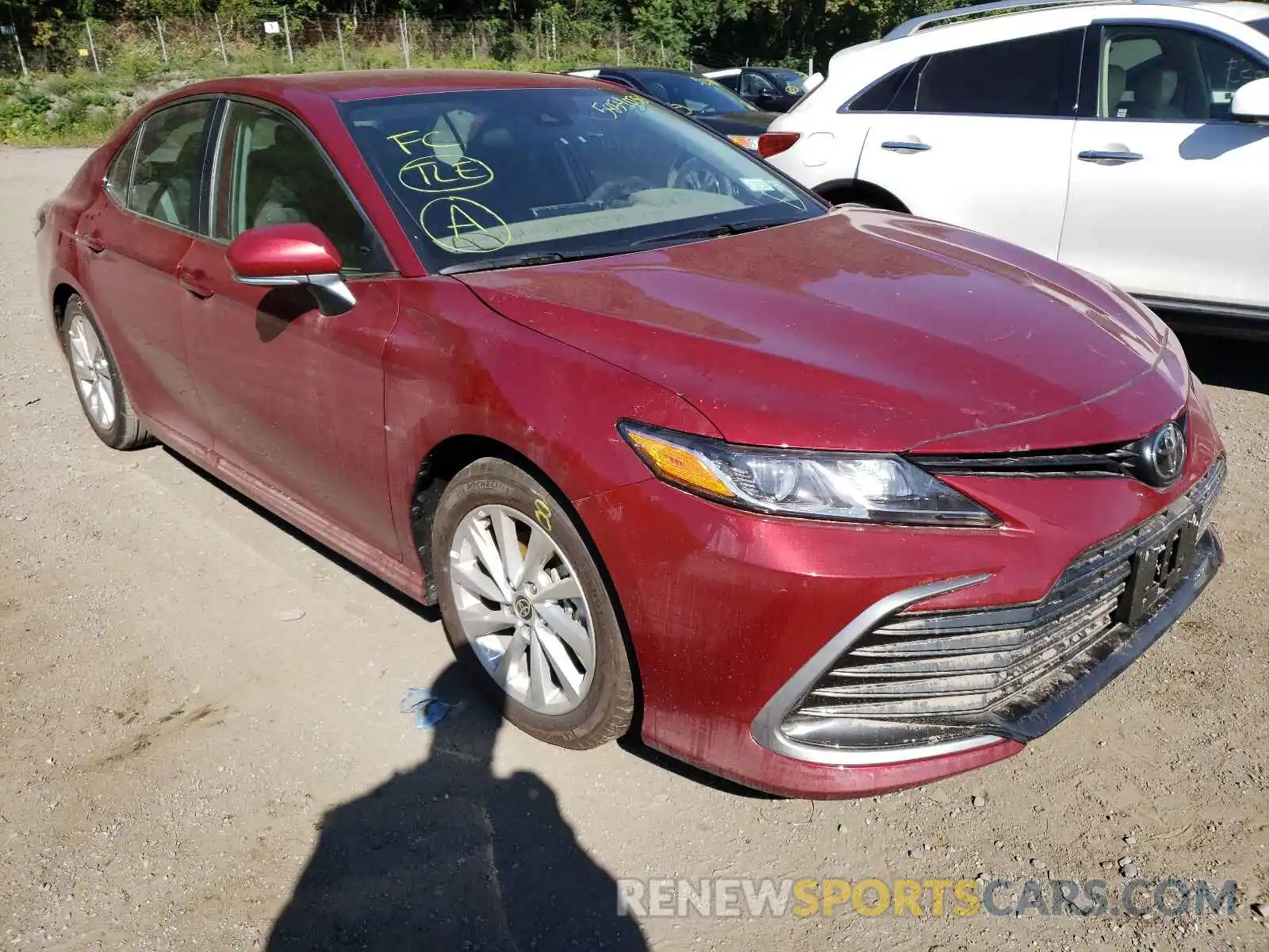 1 Photograph of a damaged car 4T1C11BK0MU030835 TOYOTA CAMRY 2021