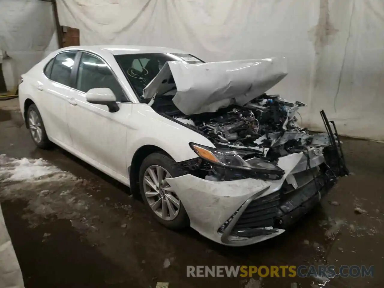 1 Photograph of a damaged car 4T1C11BK2MU039942 TOYOTA CAMRY 2021