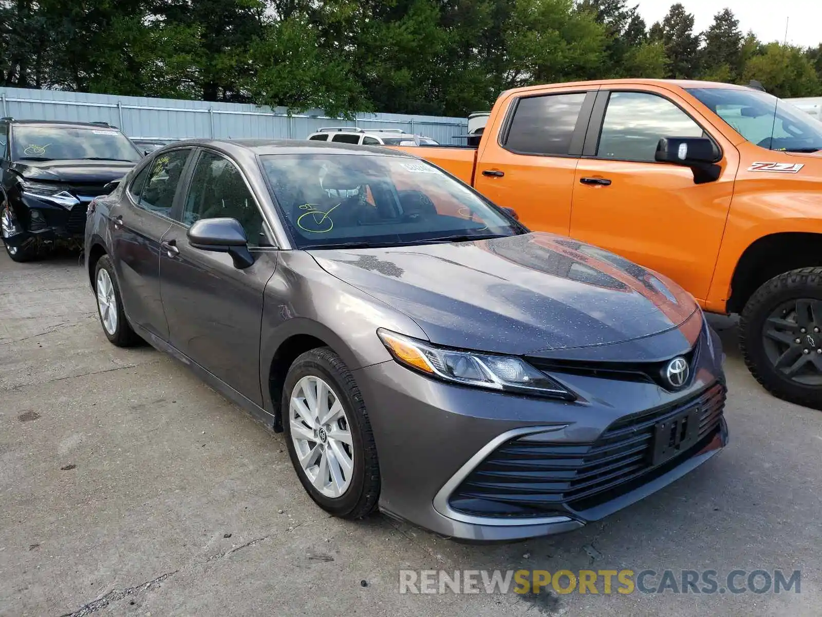 1 Photograph of a damaged car 4T1C11BK6MU021816 TOYOTA CAMRY 2021