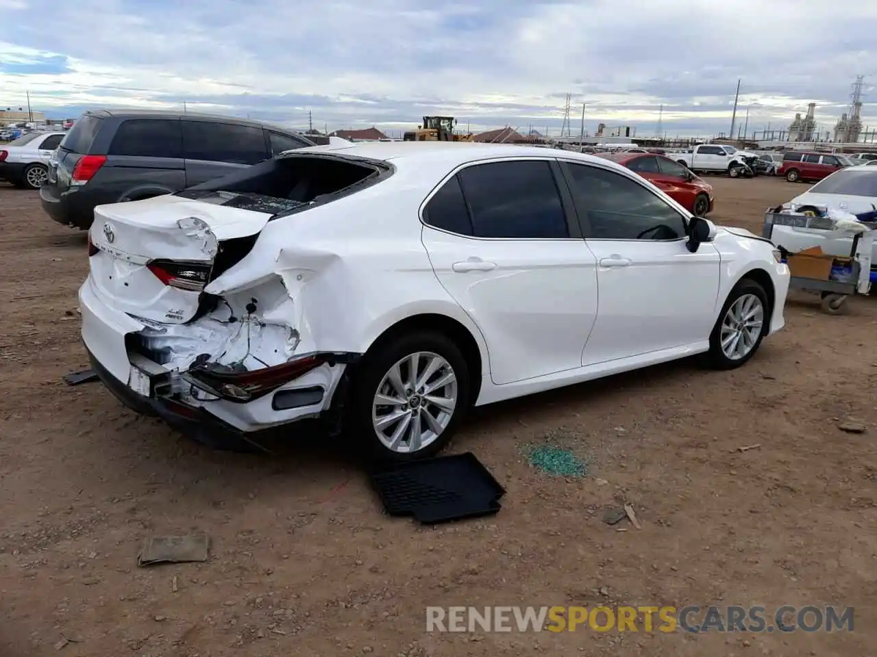 4 Photograph of a damaged car 4T1C11BK7MU021601 TOYOTA CAMRY 2021