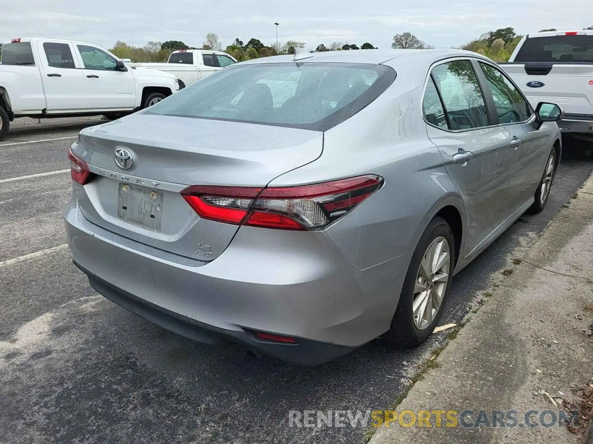 27 Photograph of a damaged car 4T1C11BK8MU027374 TOYOTA CAMRY 2021